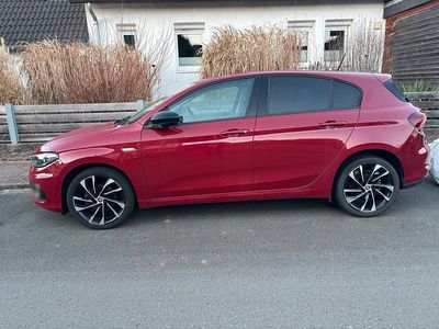 Gebraucht Fiat Tipo 120 PS (88 kW) 2018 Rot Limousine