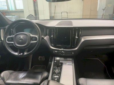 Grau Gebraucht 2019 Volvo XC60 R-Design SUV | 22.500 €