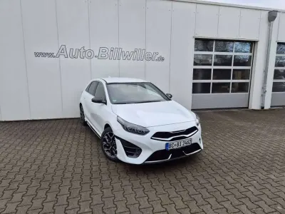 Używany Kia Ceed GT-Line 140 KM (102 kW) 2024 Biały Hatchback