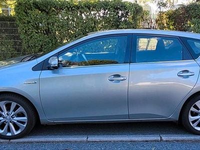 Toyota Auris Hybrid