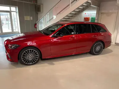Gebraucht Mercedes C300 AMG line 265 PS (194 kW) 2022 Rot Limousine
