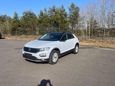Second-hand VW T-Roc Style 150 CP (110 kW) 2021 Alb SUV