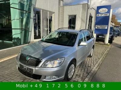 Gebraucht Skoda Octavia Family 105 PS (77 kW) 2012 Silber Kombi