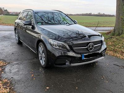 Używany Mercedes C300e 320 KM (235 kW) 2020 Czarny Kombi
