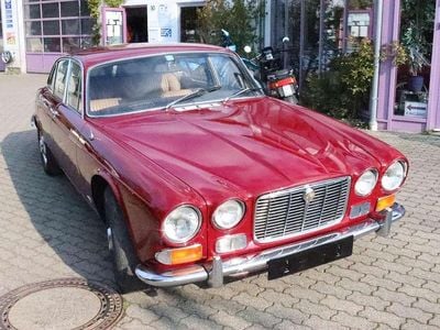 Gebraucht Jaguar XJ6 170 PS (125 kW) 1970 Rot Limousine