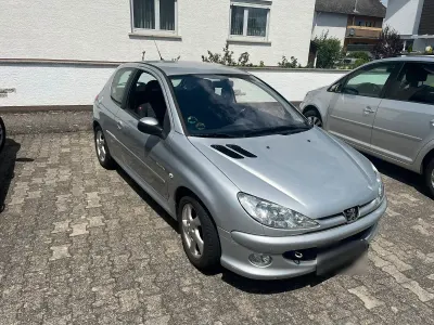 Gebraucht Peugeot 206 Quiksilver 109 PS (80 kW) 2004 Silber Limousine