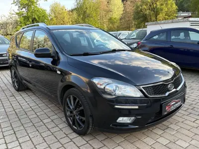Gebraucht Kia Ceed Sportswagon Edition 7 90 PS (66 kW) 2012 Schwarz Kombi