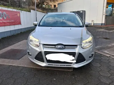 Gebraucht Ford Focus 116 PS (85 kW) 2012 Grau Kombi