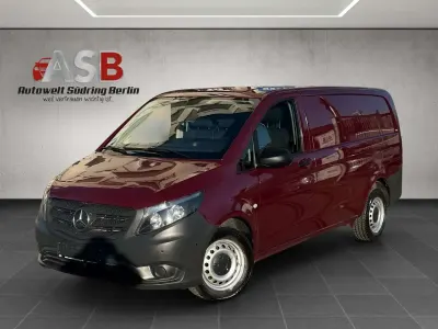 Używany Mercedes Vito 163 KM (119 kW) 2018 Czerwony Van
