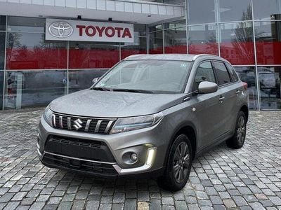 Grau Gebraucht 2023 Suzuki Vitara Comfort SUV | 17.790 € (Fairer Preis)