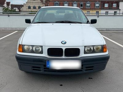 Gebraucht BMW 316 110 PS (80 kW) 1999 Weiß Limousine