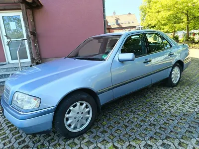 Gebraucht Mercedes C180 Elegance 120 PS (88 kW) 1993 Blau Limousine