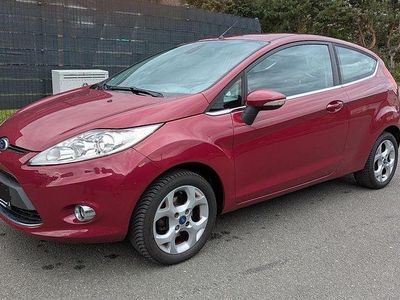 Usata Ford Fiesta Titanium 97 CV (71 kW) 2010 Rosso Utilitaria