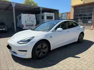 Usata Tesla Model 3 Standard Range Plus 225 kW (306 CV) 2020 Bianco Berlina