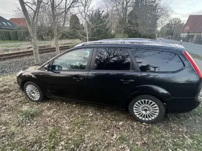 Gebraucht Ford Focus Ghia 116 PS (85 kW) 2004 Limousine