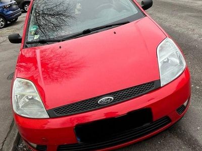 Gebraucht Ford Fiesta 74 PS (54 kW) 2004 Rot Kleinwagen