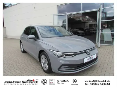 Gebraucht VW Golf VIII Life 150 PS (110 kW) 2023 Grau Limousine