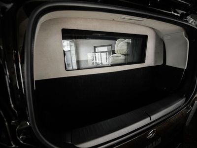 Schwarz Gebraucht 2024 Mercedes V300 Van / Kleinbus | 448.630 €