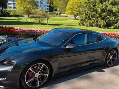 Usata Porsche Taycan 4S 419 kW (571 CV) 2020 Grigio Berlina