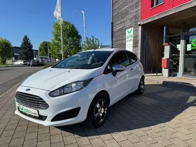 Second-hand Ford Fiesta Ambiente 60 CP (44 kW) 2014 Alb Hatchback