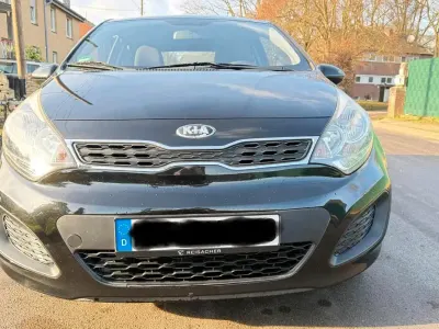 Gebraucht Kia Rio Edition 7 109 PS (80 kW) 2013 Schwarz Kleinwagen