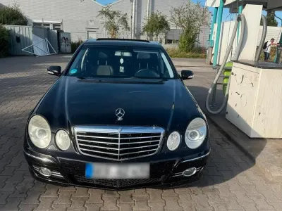 Gebraucht Mercedes E320 Avantgarde 224 PS (164 kW) 2007 Schwarz Limousine