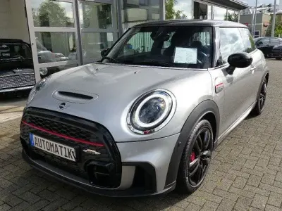 Gebraucht Mini John Cooper Works Essential 231 PS (169 kW) 2023 Melting silver iii Kleinwagen