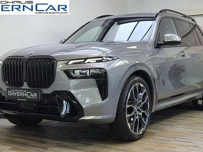 Gebraucht BMW X7 M Sport 352 PS (258 kW) 2025 Grau SUV