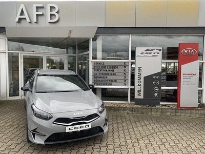 Neu Kia Ceed Sportswagon 140 PS (102 kW) 2025 Grau Kombi