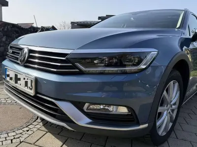 Gebraucht VW Passat 239 PS (175 kW) 2018 Blau Kombi