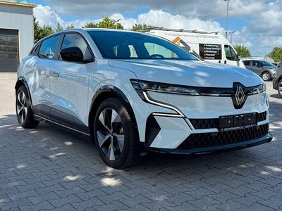 Weiß Gebraucht 2022 Renault Megane E-Tech Equilibre Limousine | 17.990 € (Guter Preis)