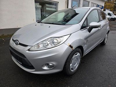 Gebraucht Ford Fiesta Trend 95 PS (69 kW) 2011 Silber Limousine