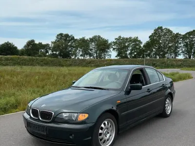 Gebraucht BMW 320 Basis 170 PS (125 kW) 2002 Grün Limousine