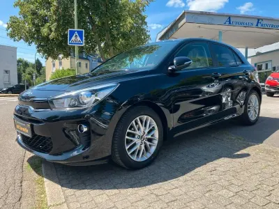 Gebraucht Kia Rio DREAM-TEAM Edition 84 PS (61 kW) 2018 Schwarz Limousine