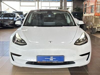 Begagnad Tesla Model 3 RWD 239 kW (325 HK) 2022 Vit Sedan