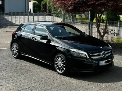 Gebraucht Mercedes A180 Sport 122 PS (89 kW) 2013 Schwarz Limousine