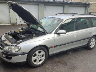 Silber Gebraucht 1999 Opel Omega Kombi | 2.950 € (Etwas zu teuer)