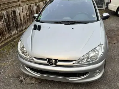 Gebraucht Peugeot 206 Quiksilver 88 PS (64 kW) 2004 Silber