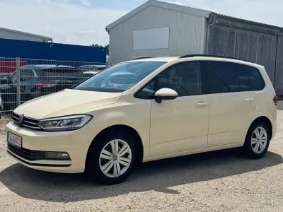 Gebraucht VW Touran 150 PS (110 kW) 2023 Gelb Van / Kleinbus