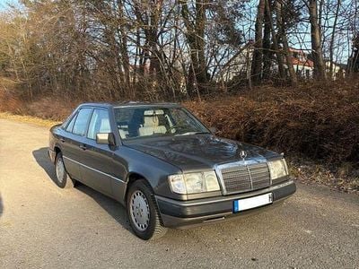 Gebraucht Mercedes E230 132 PS (97 kW) 1989 Grau Limousine