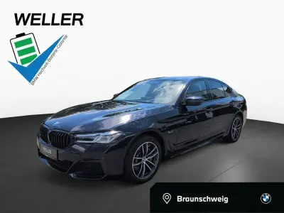 Gebraucht BMW 530e M Sport 292 PS (214 kW) 2022 Carbonschwarz (schwarz) Limousine