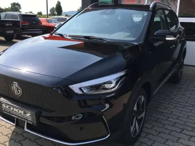 Usata MG ZS Luxury 114 kW (156 CV) 2023 Nero Berlina