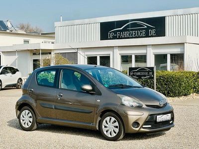 Usata Toyota Aygo Cool 68 CV (50 kW) 2015 Marrone Utilitaria