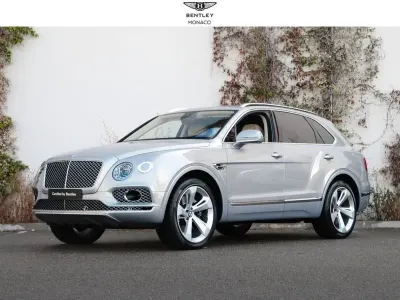 Begagnad Bentley Bentayga 608 HK (447 kW) 2017 Grå SUV