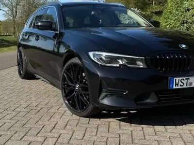 Gebraucht BMW 320 194 PS (142 kW) 2020 Schwarz Kombi