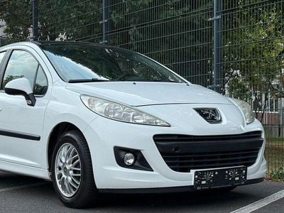 Gebraucht Peugeot 207 Urban Move 95 PS (69 kW) 2010 Weiß Limousine