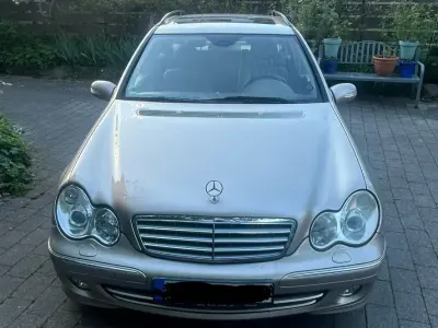 Używany Mercedes C320 Elegance 218 KM (160 kW) 2004 Beżowy Sedan/Limuzyna