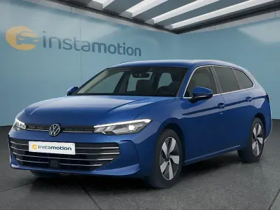 Gebraucht VW Passat 150 PS (110 kW) 2025 Blau Kombi