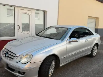 Gebraucht Mercedes CLK220 150 PS (110 kW) 2008 Silber Coupé