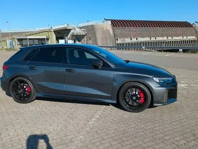 Gebraucht Audi RS3 Performance 515 PS (378 kW) 2025 Grau Limousine